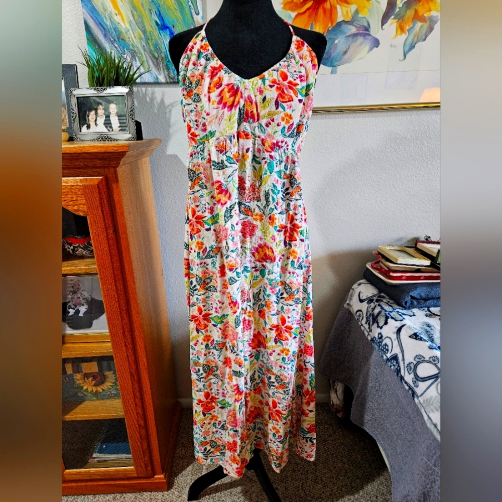 Floral halter dress. Size L